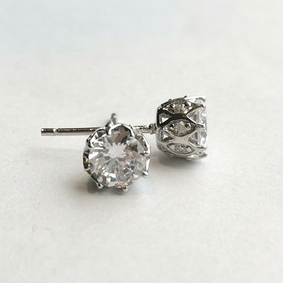 NEW, sterling silver cz cathedral set stud earrings - Picture 2 of 10